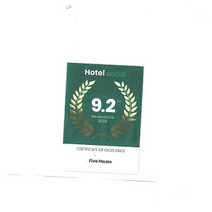 Five House 16