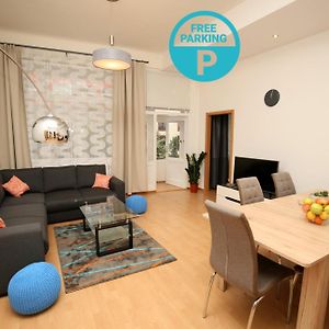 Appartement à 3 Chambres à Coucher