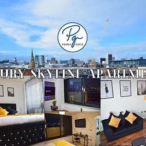 Penthouse - Amazing City Skyline Views - Balcony - Free Extra 2 Hours - Free Parking - Utilita Arena - Bullring Shopping - New St Station- Super King Size Bed