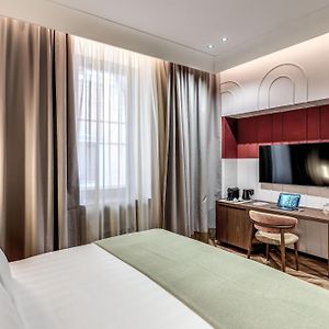 The Steps Hotel - By Eitch Collection