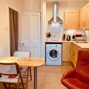 Royal Mile Apt, Just 1 Min From Edinburgh Castle!