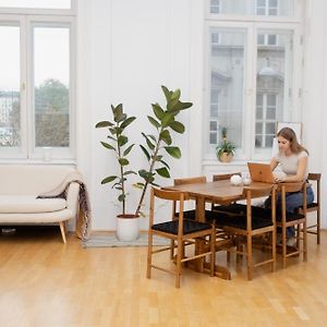 Appartement à 3 Chambres à Coucher