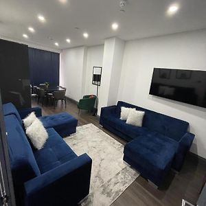 Appartement à 2 Chambres à Coucher