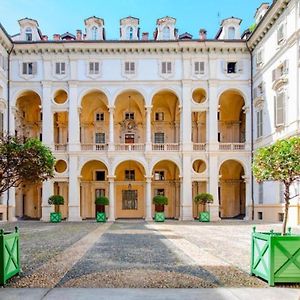 Palazzo Paesana: L'Arte A Torino