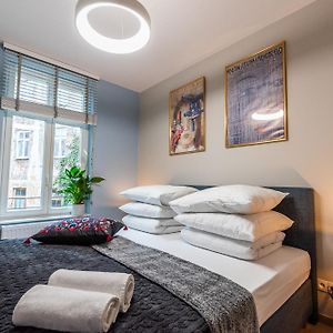 Appartement à 2 Chambres à Coucher