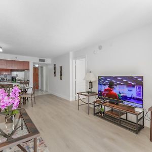 Spectacular Apartment In Heart Of Brickell