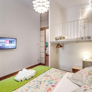 Elegant Apartment Behind The Colosseum