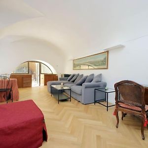 Pantheon Apartment With Private Terrace