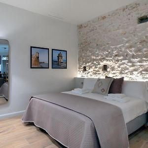Villar Suites By Cadiz4Rentals