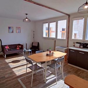 Appartement à 2 Chambres à Coucher
