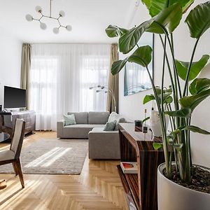 Aviator Luxury Apartment
