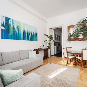 Aviator Luxury Apartment