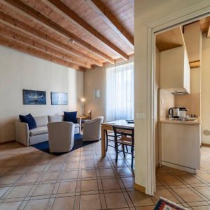 Appartement de Luxe à 2 Chambres à Coucher