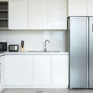 Bellavista Downtown Views II Tower 1 Modern 2Br Downtown City View