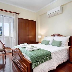 Appartement à 3 Chambres à Coucher