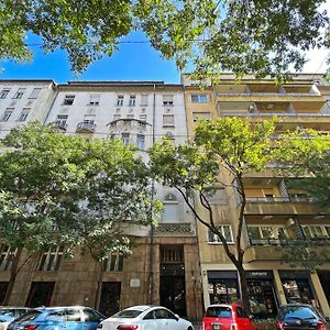 Danubegreen Bright Two Bedroom Apartment Near Margaret Island