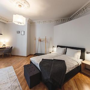 Appartement à 4 Chambres à Coucher