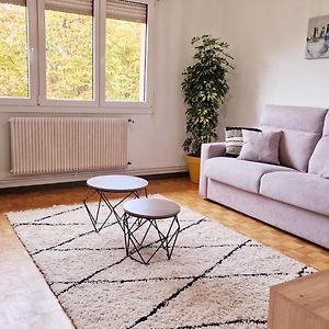 Appartement à 2 Chambres à Coucher
