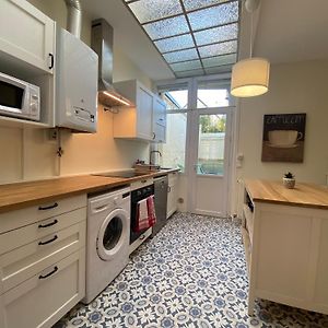 Maison De Charme - 4 Chambres - Courette & Parking Gratuit