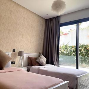 2 Bedrooms With Huge Terrace Access To The Pool