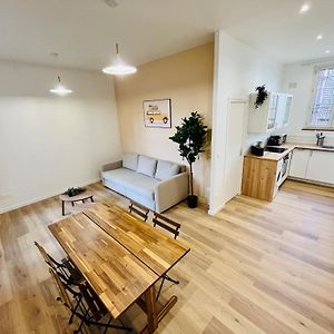 Appartement à 2 Chambres à Coucher