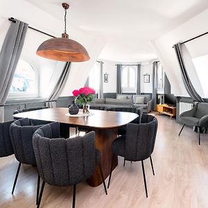 Appartement Eiffel à 3 Chambres à Coucher