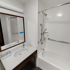 Chambre Accessible aux Personnes à Mobilité Réduite Lit Queen-Size