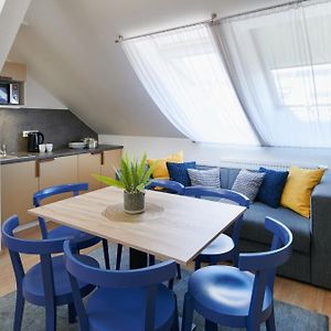 Appartement à 2 Chambres à Coucher