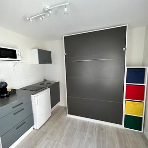 Studio Lit King-Size