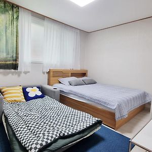 Hongdae&Sinchon 10Min Cozy House With 2 Bedrooms