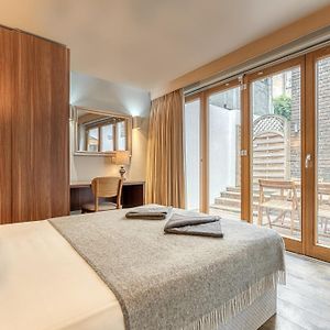 Appartement à 3 Chambres à Coucher