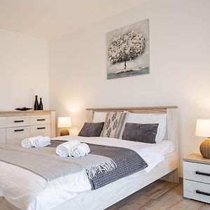 Appartement à 2 Chambres à Coucher