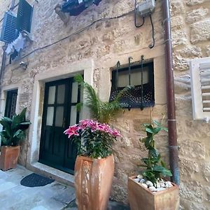 Angelus Apartments