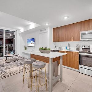 Exclusive Condo In Downtown Miami With Pool Views And Free Parking