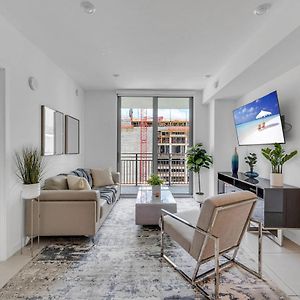 Centrally Located 2 Bed In The Heart Of Downtown With Free Parkin