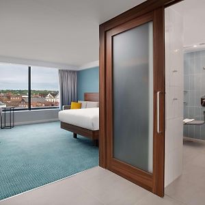 Chambre Accessible aux Personnes à Mobilité Réduite Lit Queen-Size