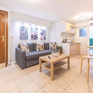 Flat With Patio Near Acropolis & Herodion