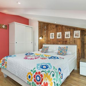 Slowacki Avenue Family Apartments Cracow By Noclegi Renters