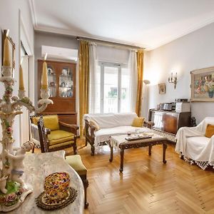 Vintage apartment KOLONAKI