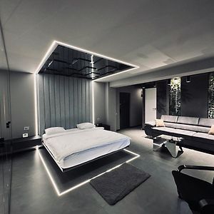 The Hatz - Near National Arena, Decebal, Unirii - Rh Living