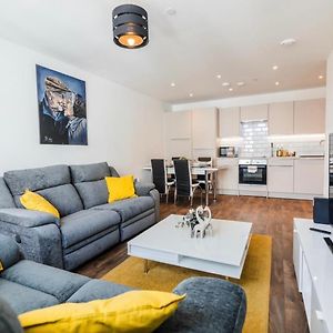 Contemporary 2 Bedroom Apartment - Birmingham City Centre - Digbeth Bullring