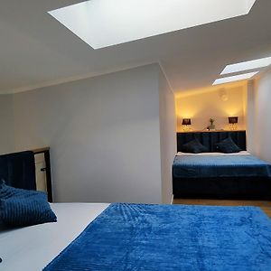 Hugo Vip Apartments