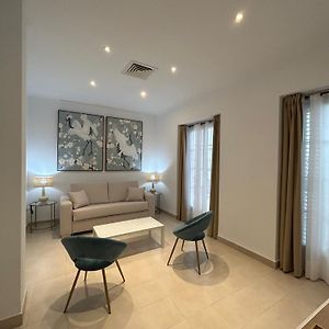 Appartement à 3 Chambres à Coucher