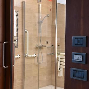 Chambre Accessible aux Personnes à Mobilité Réduite Lit King-Size