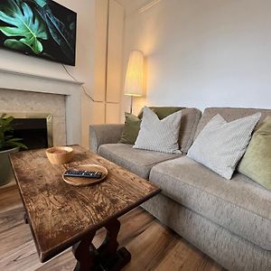 2025 Award Winner Liverpool Ivy House - 4 Bedrooms