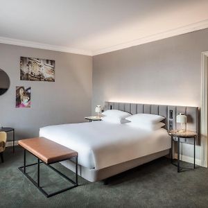 Chambre Accessible aux Personnes à Mobilité Réduite Lit King-Size