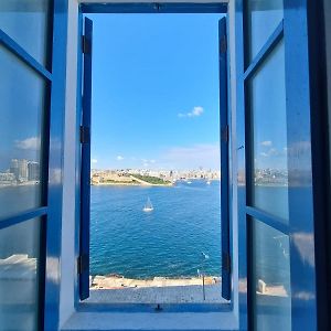 Extraordinary Views In A Holiday Home In Valletta