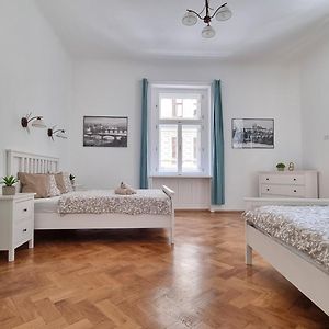 Appartement à 2 Chambres à Coucher
