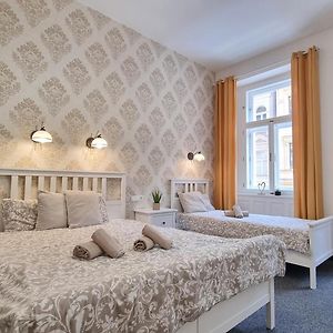 Suite à 2 Chambres à Coucher