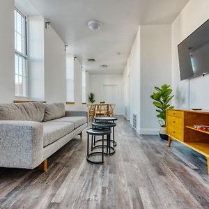 The Stairway Suites - Convention Center